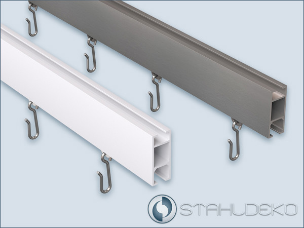 Aluminium-Innenlauf-Profil 14x35 mm – stabiles Vorhangschienensystem in Edelstahloptik oder Weiß. Innenlauf-Profil aus Aluminium, eckiger Querschnitt 14x35 mm, in Edelstahloptik eloxiert oder weiß pulverbeschichtet, mit passenden Edelstahlhaken für Vorhänge.