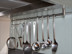 Relingsystem Pfosten mit Haken aus Edelstahl für die Küche, Befestigung am Dunstabzug oder Küchenschrank